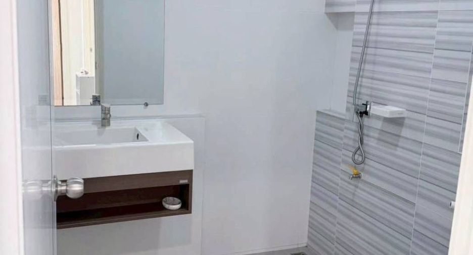 Casa en venta de 3 habitaciones en Si Racha, Chonburi