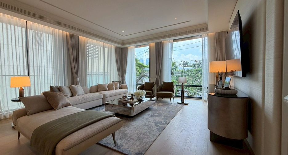 For sale 2 bedrooms condo in Khlong Toei, Bangkok