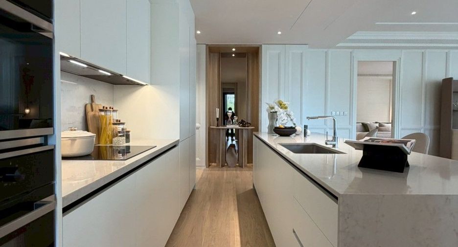 For sale 2 bedrooms condo in Khlong Toei, Bangkok