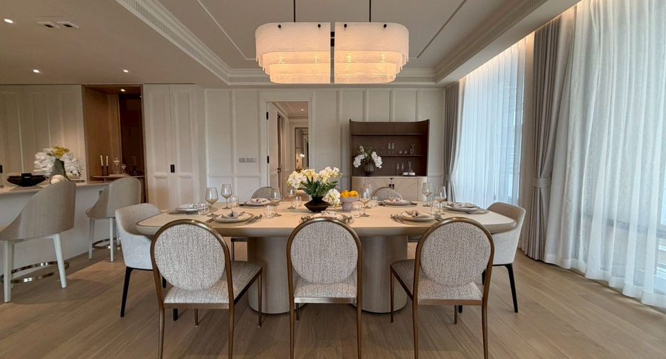 For sale 2 bedrooms condo in Khlong Toei, Bangkok