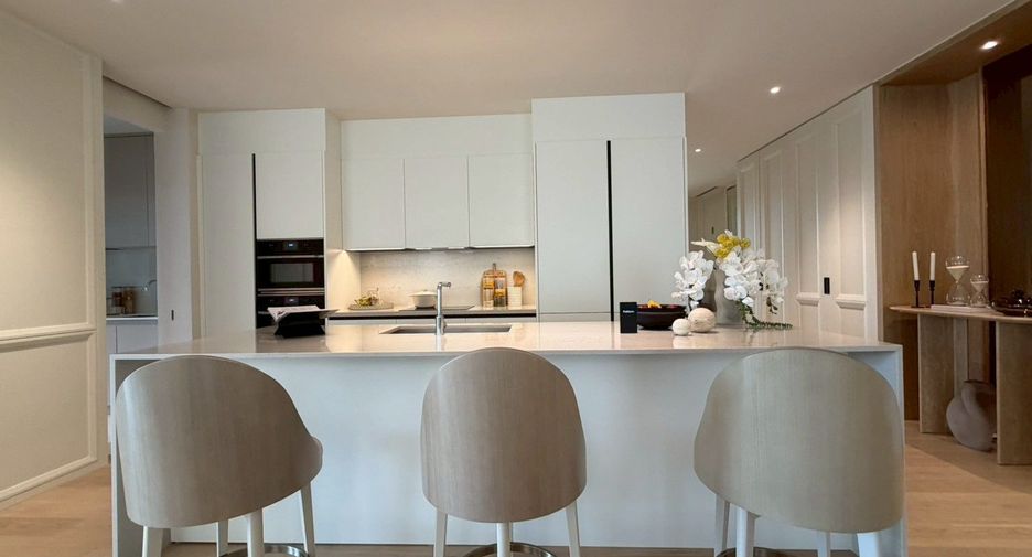 For sale 2 bedrooms condo in Khlong Toei, Bangkok