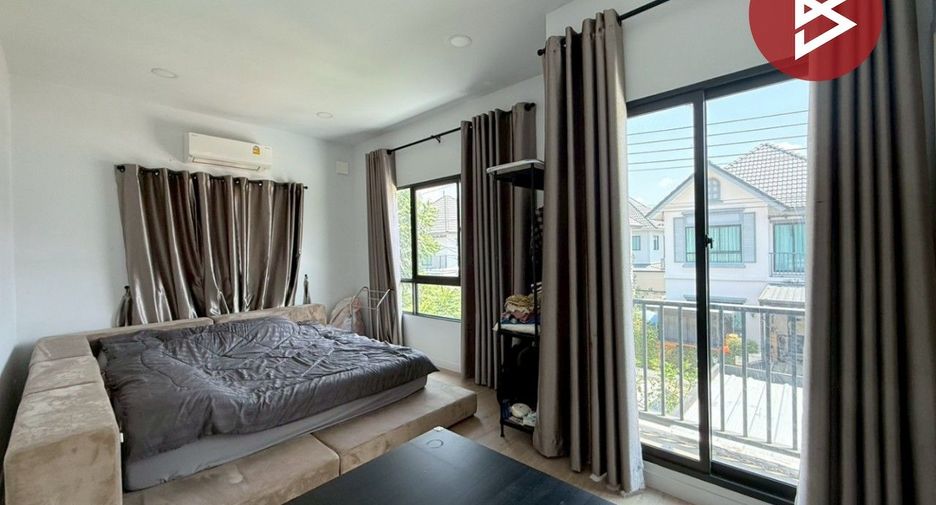 Haus zum Kauf mit 4 Zimmer in Mueang Pathum Thani, Pathum Thani