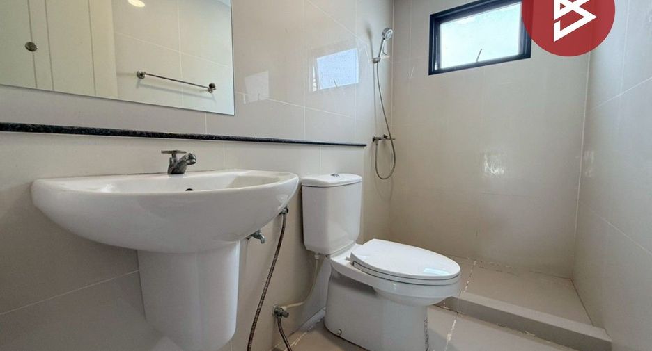 Haus zum Kauf mit 4 Zimmer in Mueang Pathum Thani, Pathum Thani