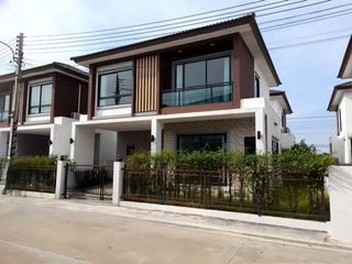For sale 4 bedrooms house in Bang Len, Nakhon Pathom