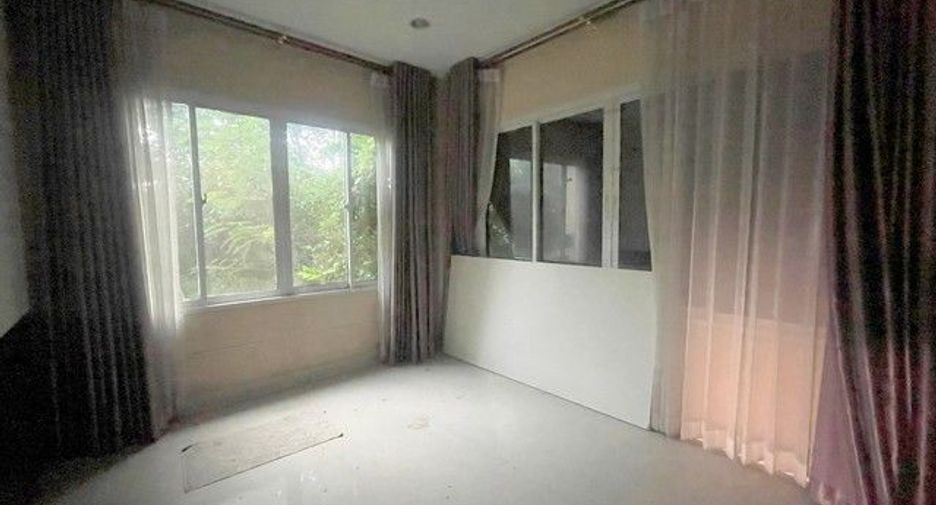 For sale 3 bedrooms house in Bang Len, Nakhon Pathom