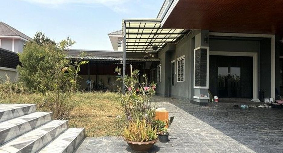 Haus zum Kauf mit 4 Zimmer in Bang Len, Nakhon Pathom