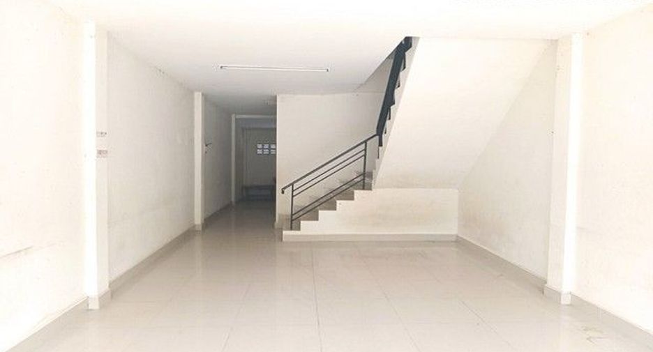 Local comercial en venta de 2 habitaciones en Si Sawat, Kanchanaburi