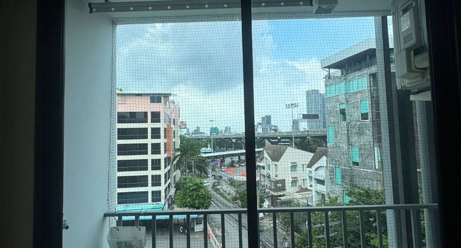 For rent 2 bedrooms condo in Bang Na, Bangkok