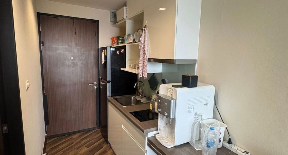 For rent 2 bedrooms condo in Bang Na, Bangkok