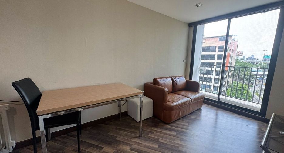 For rent 2 bedrooms condo in Bang Na, Bangkok