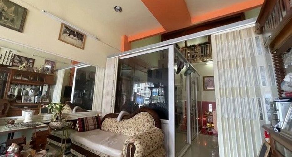 Local comercial en venta de 3 habitaciones en Pak Tho, Ratchaburi