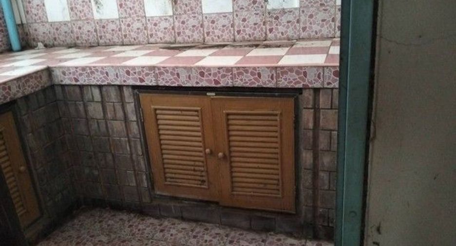 À vendre 4 chambres maison de ville à Pak Tho, Ratchaburi