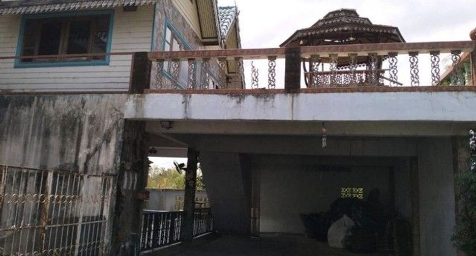 À vendre 4 chambres maison de ville à Pak Tho, Ratchaburi