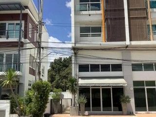For rent 5 bedrooms retail Space in Don Mueang, Bangkok