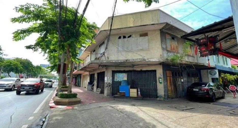 For rent 1 bed office in Pom Prap Sattru Phai, Bangkok