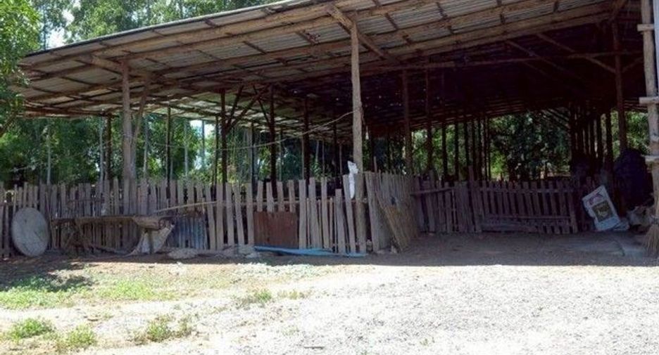 For sale 3 bedrooms house in Taphan Hin, Phichit