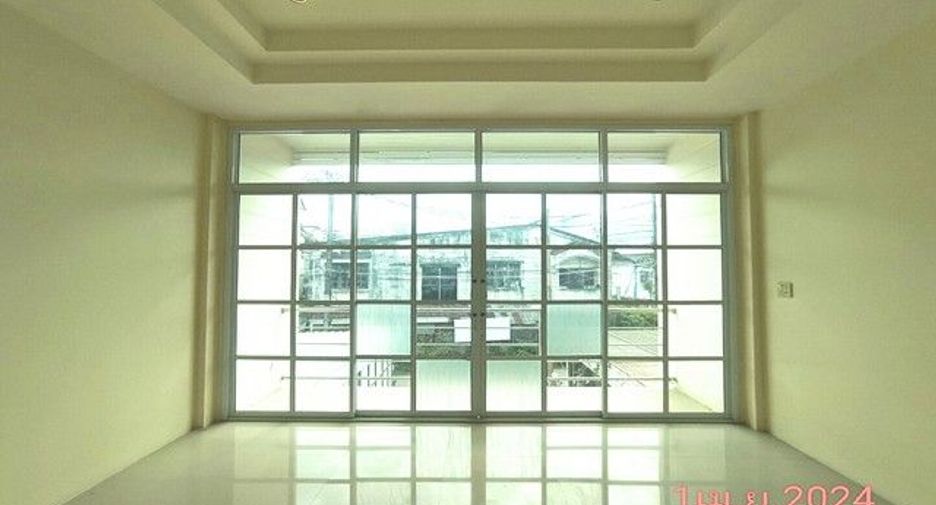 出售 2 卧室 商业空间 在 Mueang Tak, Tak