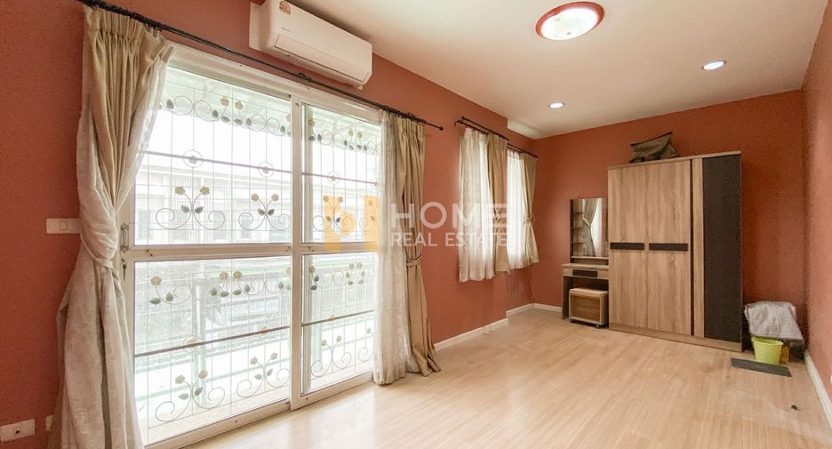 For sale 3 bedrooms townhouse in Bang Bon, Bangkok