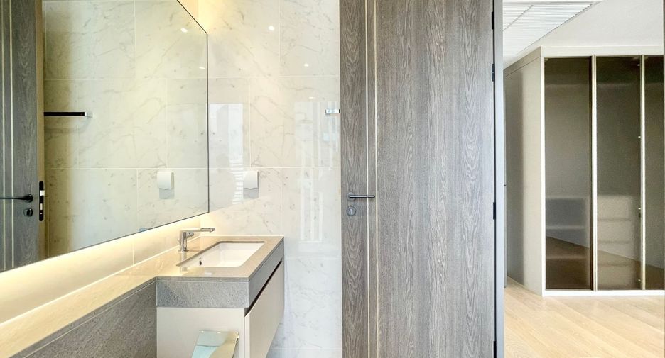 For sale 2 bedrooms condo in Pathum Wan, Bangkok