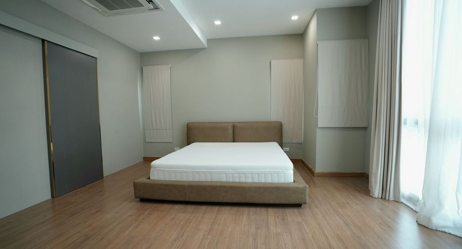 À vendre 3 chambres maison de ville à Suan Luang, Bangkok