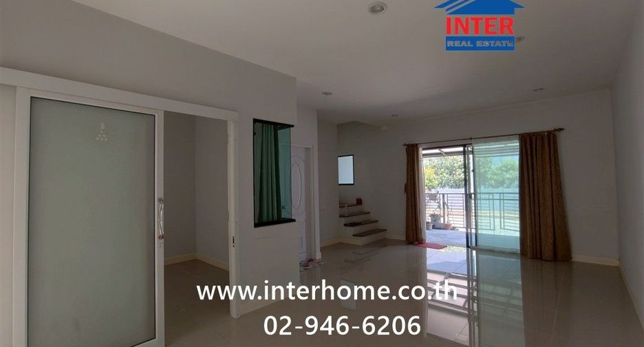 For sale 4 bedrooms townhouse in Mueang Pathum Thani, Pathum Thani