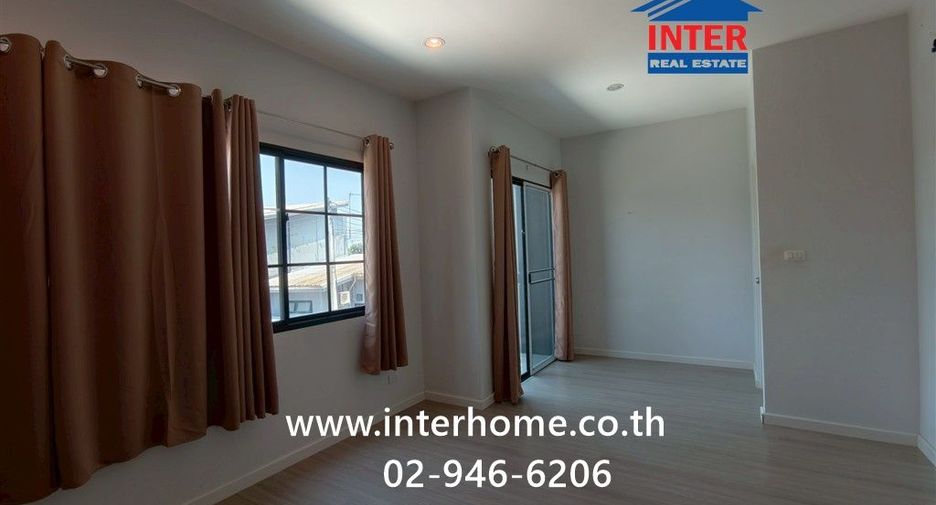 For sale 4 bedrooms townhouse in Mueang Pathum Thani, Pathum Thani