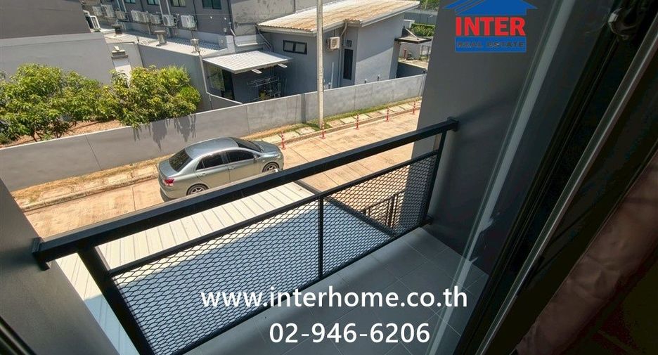 For sale 4 bedrooms townhouse in Mueang Pathum Thani, Pathum Thani