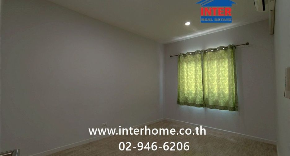 For sale 4 bedrooms townhouse in Mueang Pathum Thani, Pathum Thani