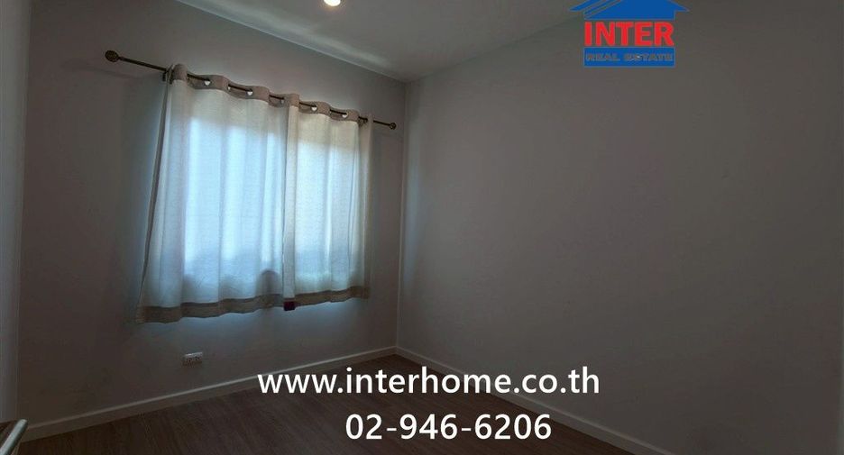 For sale 4 bedrooms townhouse in Mueang Pathum Thani, Pathum Thani
