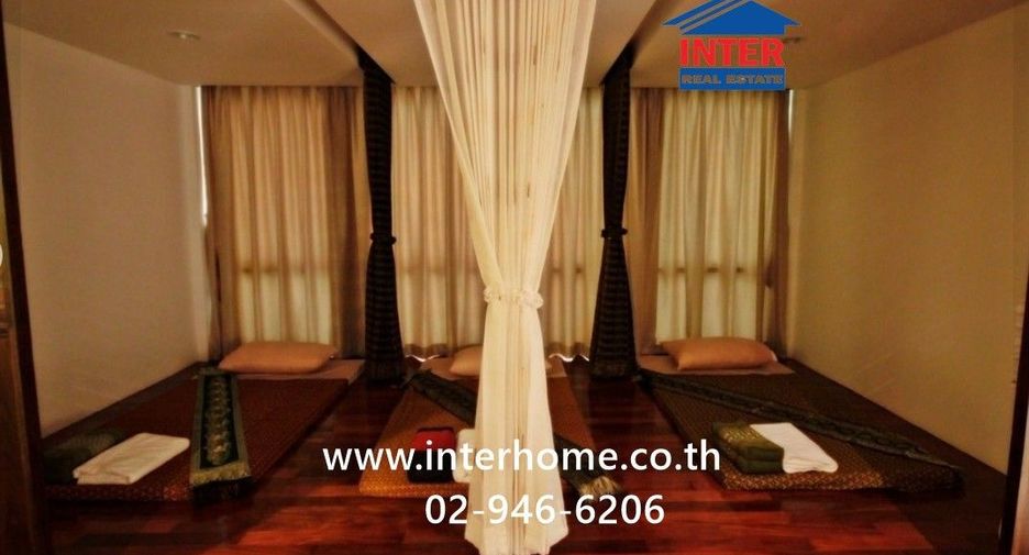 For sale 3 bedrooms retail Space in Khlong San, Bangkok