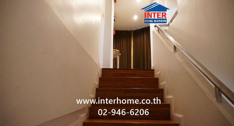 For sale 3 bedrooms retail Space in Khlong San, Bangkok