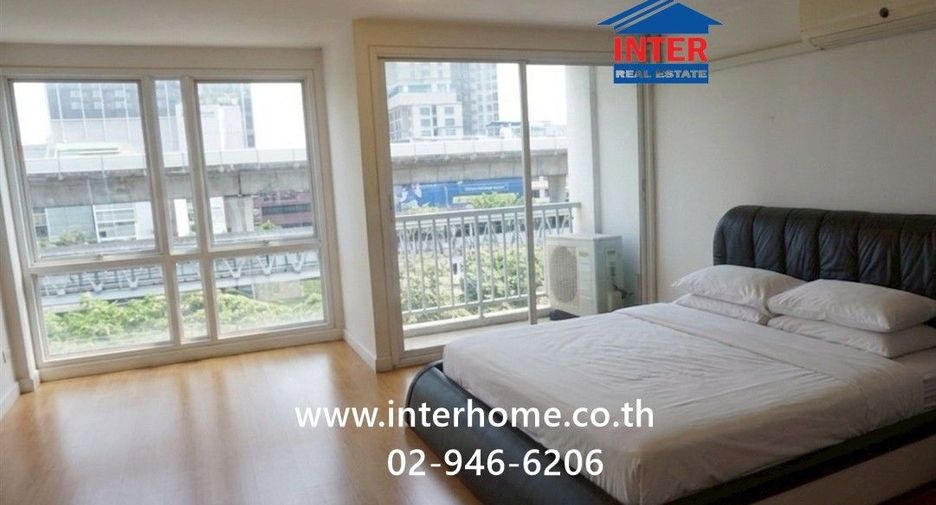 For sale 3 bedrooms retail Space in Khlong San, Bangkok