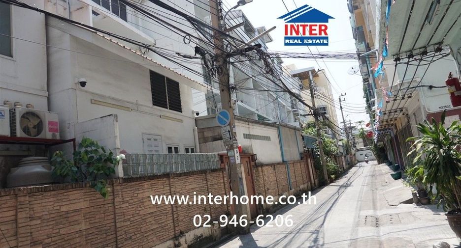 For sale 3 bedrooms retail Space in Khlong San, Bangkok