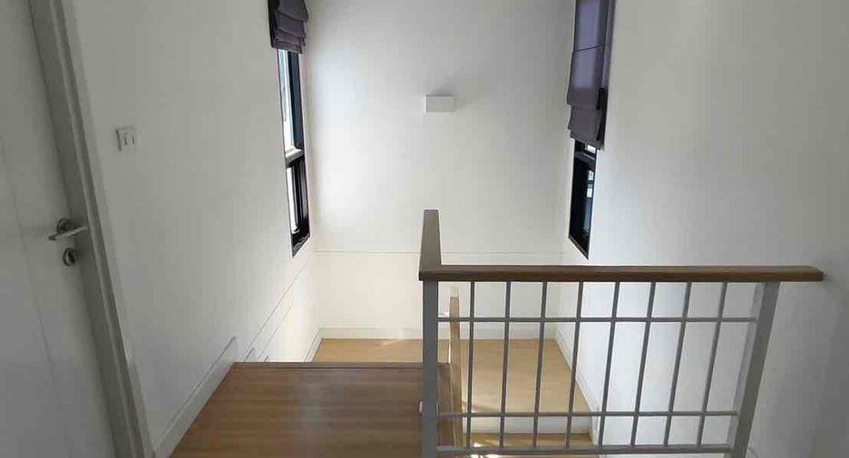 For rent 4 bedrooms villa in Bang Lamung, Chonburi