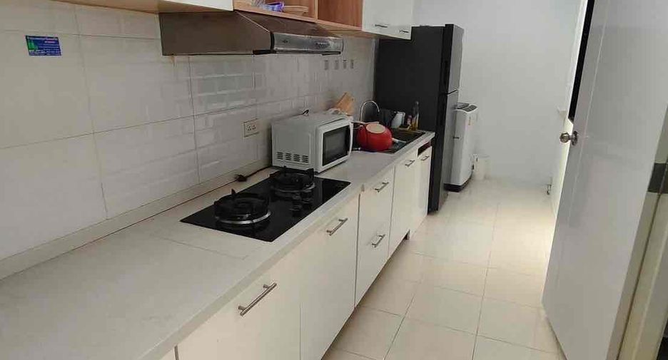 For rent 4 bedrooms villa in Bang Lamung, Chonburi