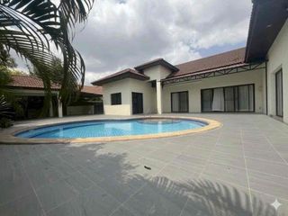 出租 4 卧室 别墅 在 Bang Lamung, Chon Buri