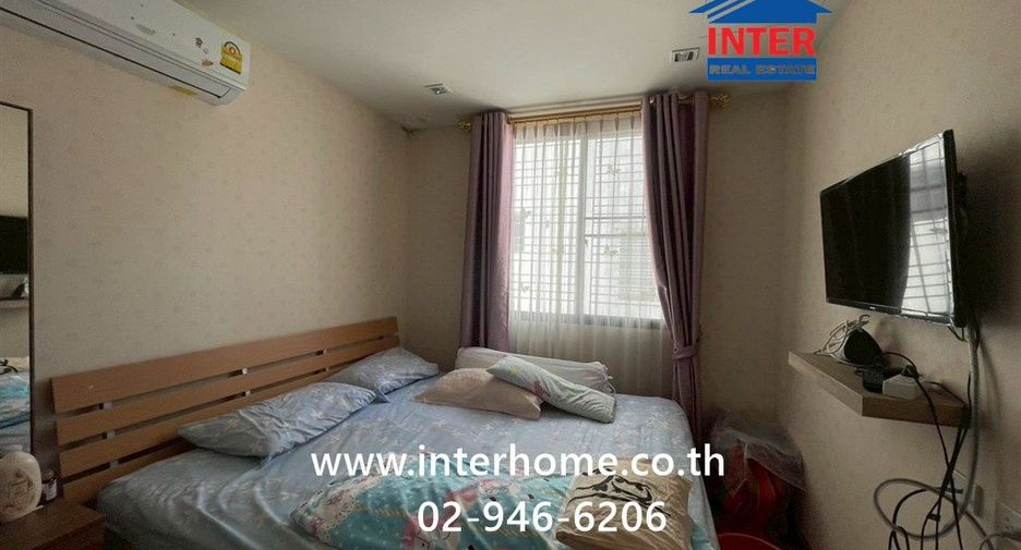 For sale 4 bedrooms townhouse in Lat Phrao, Bangkok