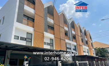 For sale 4 bedrooms townhouse in Lat Phrao, Bangkok