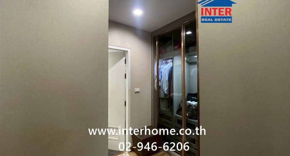 For sale 4 bedrooms townhouse in Lat Phrao, Bangkok