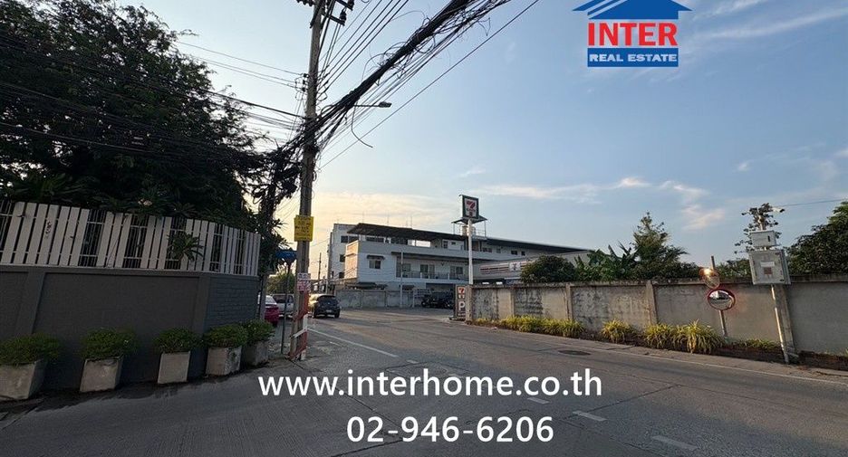 For sale 4 bedrooms townhouse in Lat Phrao, Bangkok