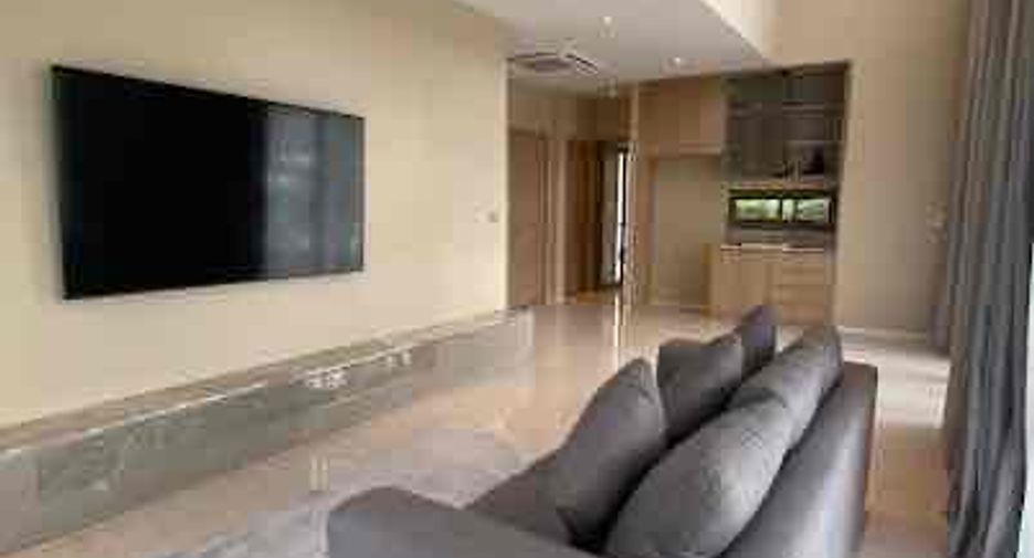 For rent 4 bedrooms villa in Bang Lamung, Chonburi