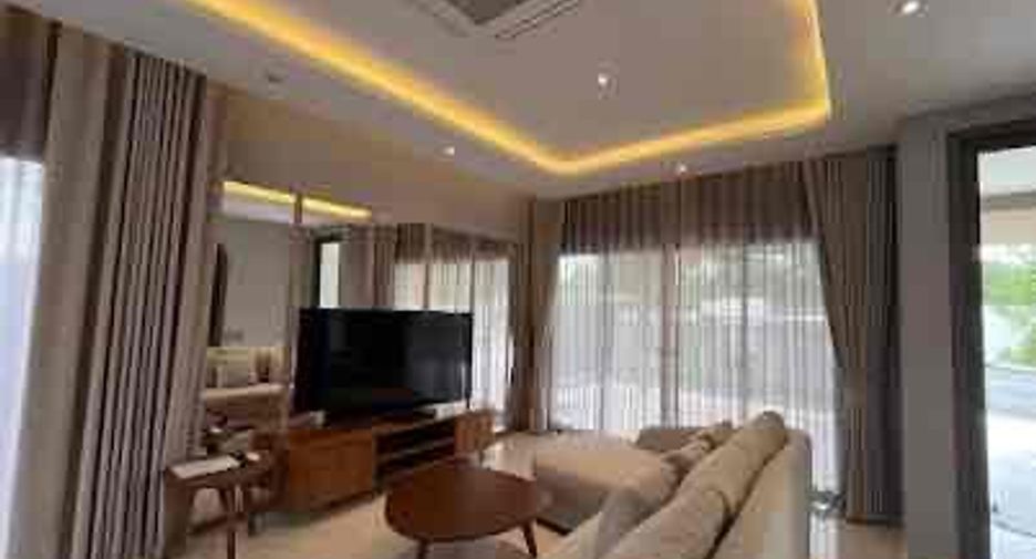 For rent 3 bedrooms villa in Bang Lamung, Chonburi