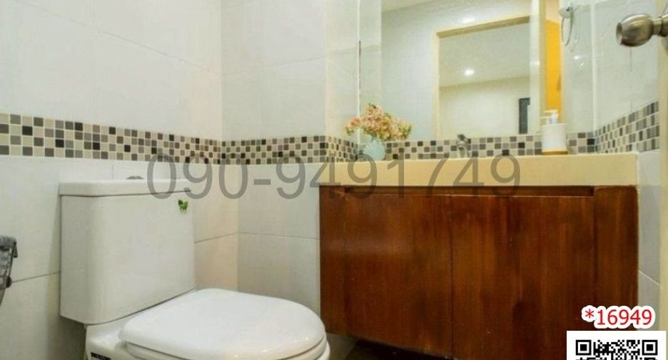 For sale 1 bed condo in Phra Khanong, Bangkok