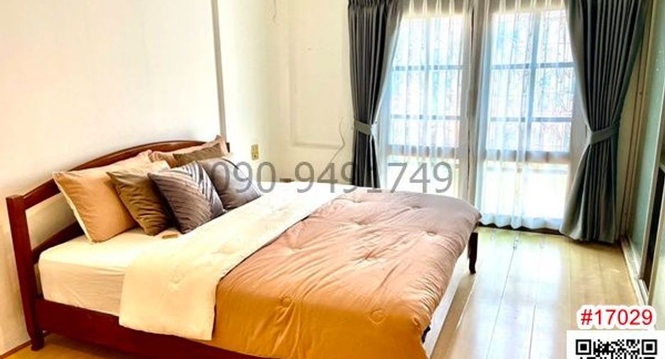 Reihenhaus zur Miete mit 2 Zimmer in Phra Khanong, Bangkok