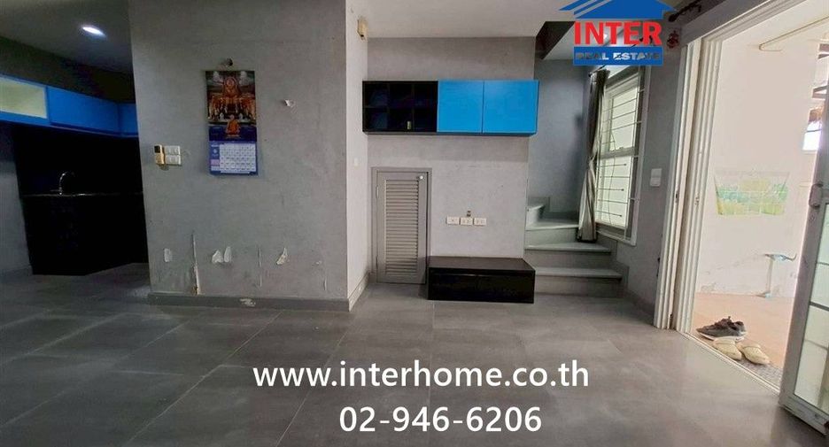 For sale 3 bedrooms townhouse in Mueang Pathum Thani, Pathum Thani