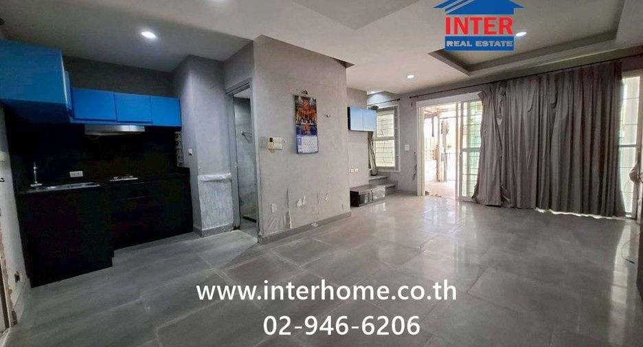 For sale 3 bedrooms townhouse in Mueang Pathum Thani, Pathum Thani
