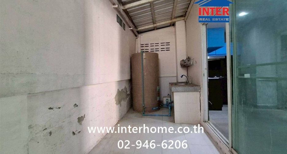 For sale 3 bedrooms townhouse in Mueang Pathum Thani, Pathum Thani
