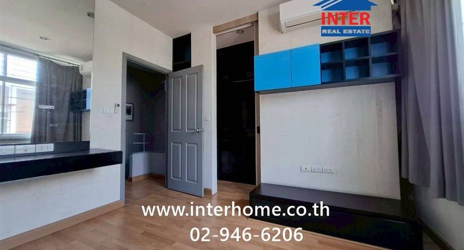 For sale 3 bedrooms townhouse in Mueang Pathum Thani, Pathum Thani