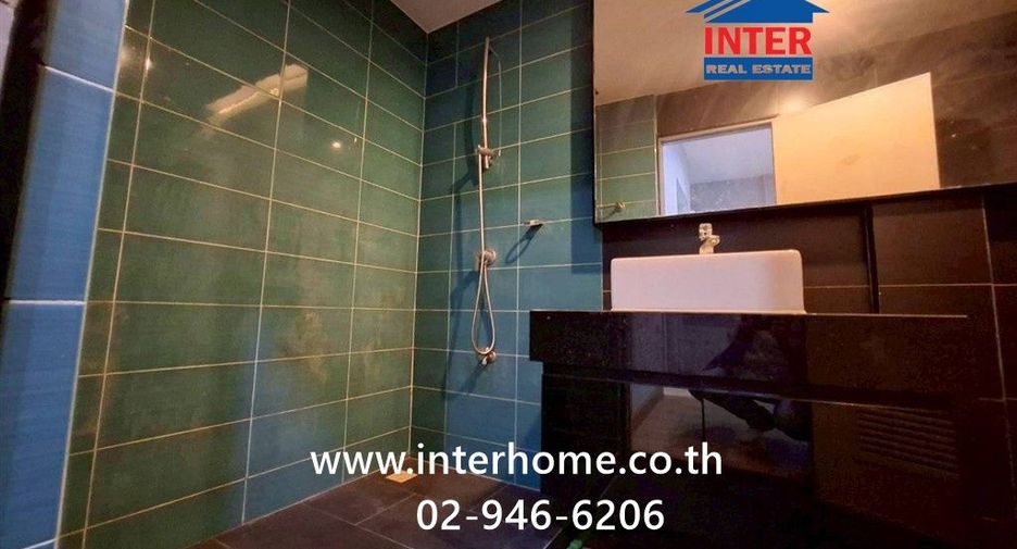 For sale 3 bedrooms townhouse in Mueang Pathum Thani, Pathum Thani