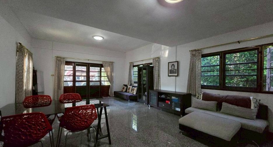 For sale 4 bedrooms house in Thawi Watthana, Bangkok